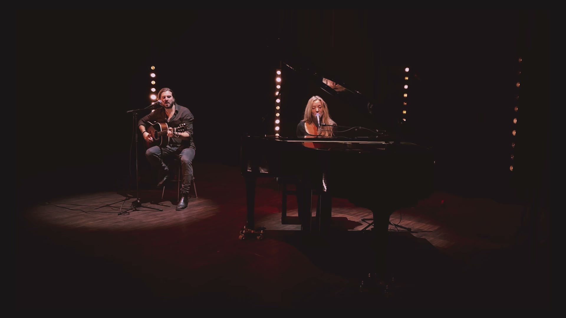 Duovi — Klas Österman och Josefin Blomberg på scen